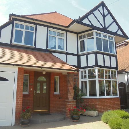 Kelvin Side Villa Eastbourne Eksteriør billede